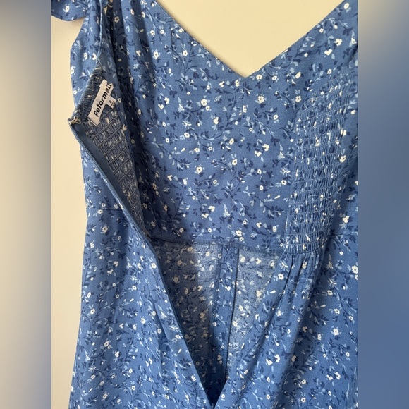Reformation Baxley Midi Short Sleeve Dress in Eve Blue Floral | US 0 UK 4 - Picture 10 of 11